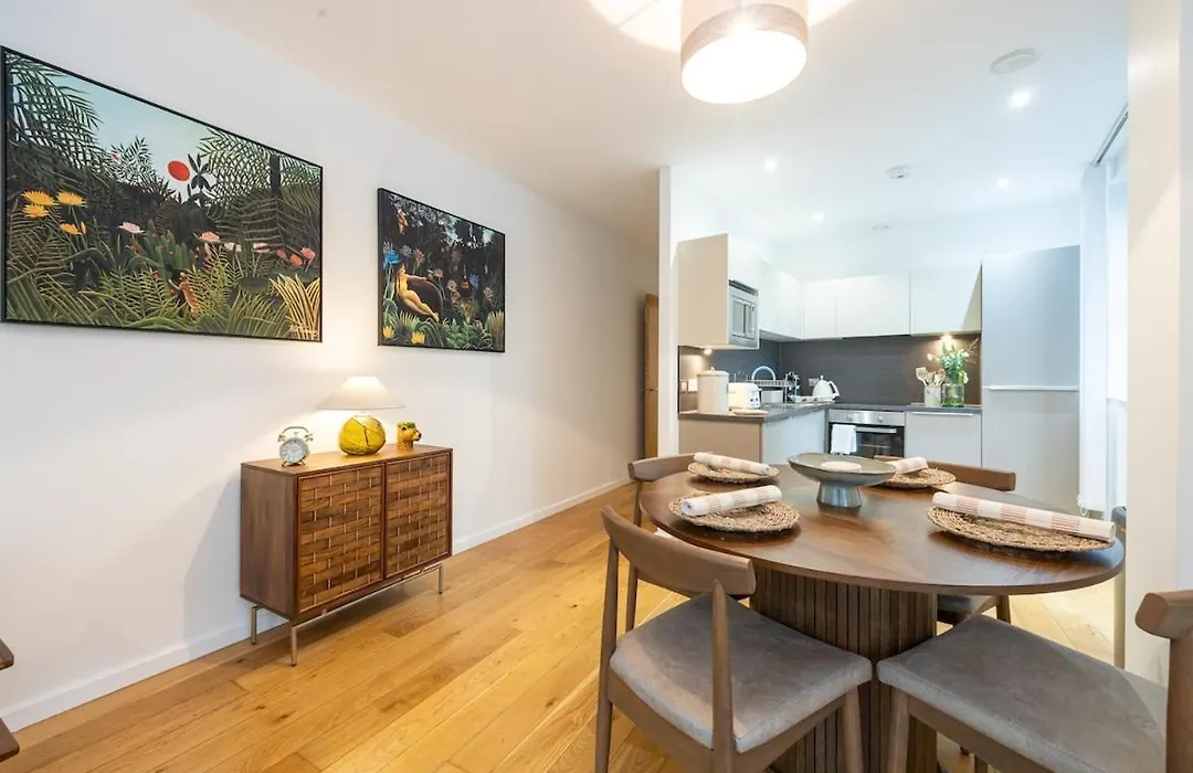 Northern Quarter Luxury 2 Bed Apt With Balcony-1