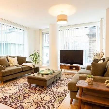 Northern Quarter Luxury 2 Bed Apt With Balcony-3